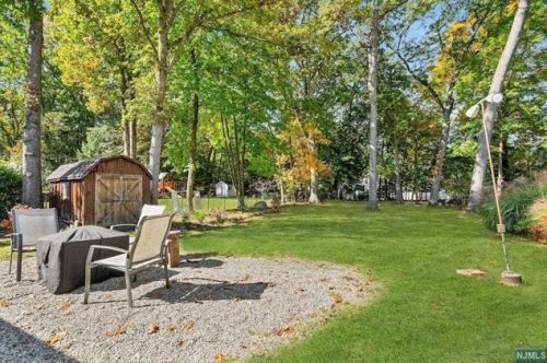 83 Calumet Ave, Oakland NJ  07436-2902 exterior