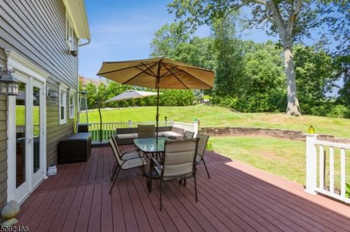 3 Gary Ct, Scotch Plains NJ  07076-2007 exterior