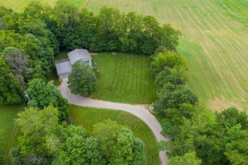 11775 Macks Rd, Glenford, OH 43739-9618