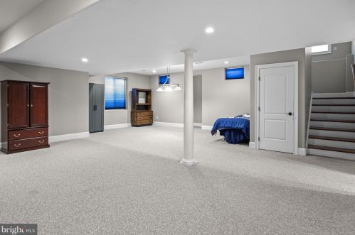 590 Abbey Ct, Blue Bell PA  19422-1303 exterior