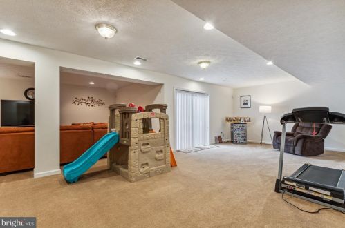 10114 Lees Crossing Ln, Fredericksburg VA  22408-0292 exterior