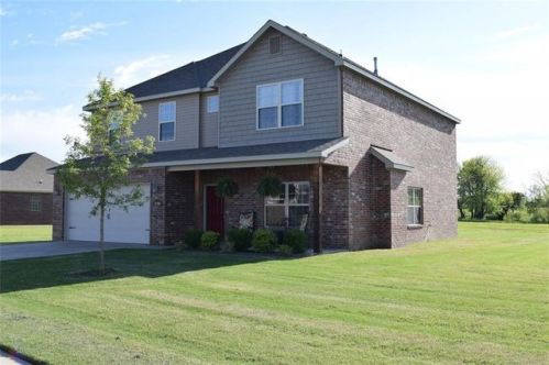 11749 Creek Ln, Fayetteville, AR 72730-9564