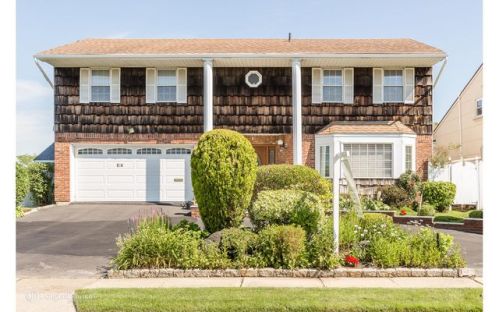 514 Waterview Dr, Cedarhurst, NY 11516-1032
