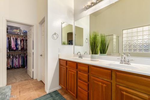 3890 Ashley Dr, Chandler AZ 85249-5261 exterior