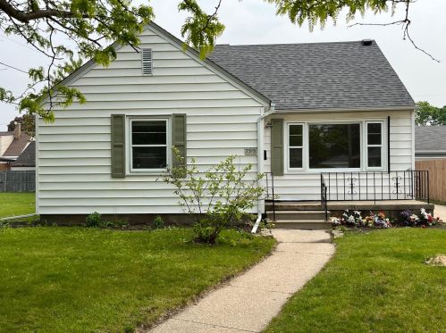 7515 36th Ave, Kenosha, WI 53142-7211