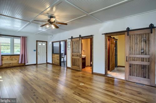 38 Cave Hill Dr, Carlisle, PA 17013-1203