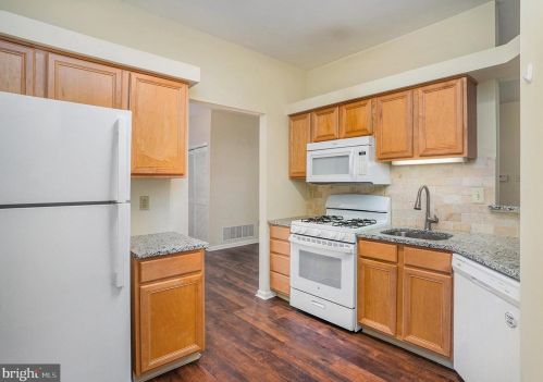 107 Dresher Wood Dr, Dresher PA 19025-1526 exterior