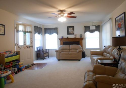 414 Ripley Ct, Piscataway, NJ 08854-6643