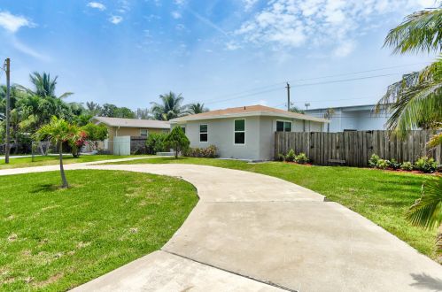 314 Southridge Rd, Delray Beach, FL 33444-2226