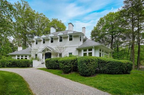 457 Lake Rd, Tuxedo Park NY  10987-4108 exterior
