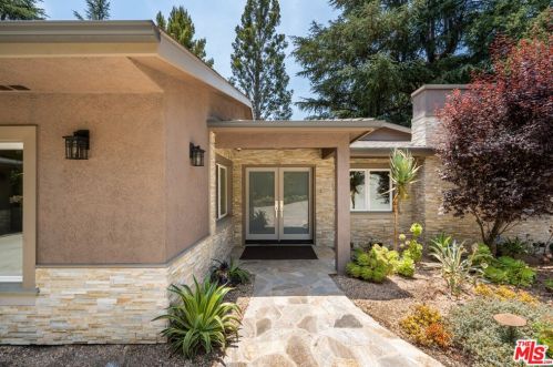 1732 Bonita Vista Dr, La Canada CA  91011-1614 exterior