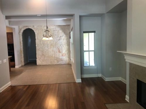2013 Emma Long St, Austin TX  78723-5392 exterior