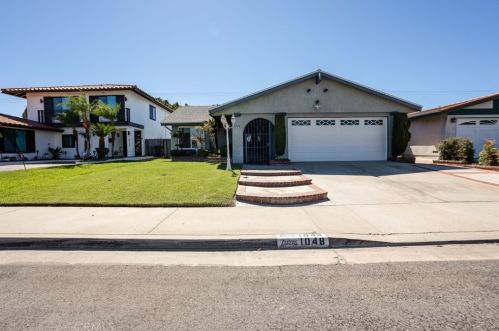 1048 Denwall Dr, Long Beach, CA 90746-3074
