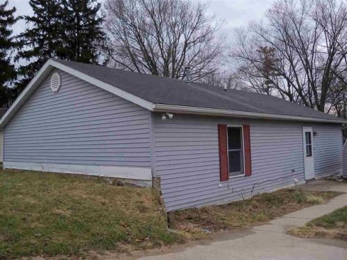 1802 Dykstra St, Goshen, IN 46528-3600