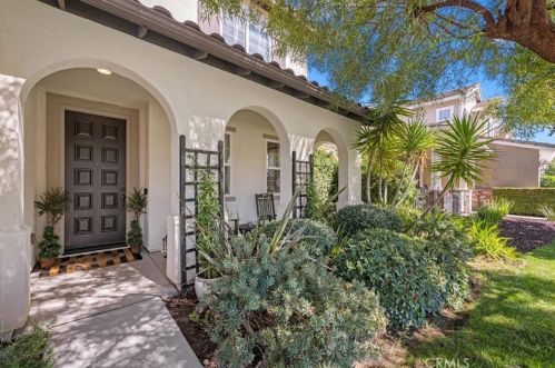 45730 Shasta Ln, Temecula CA  92592-1383 exterior