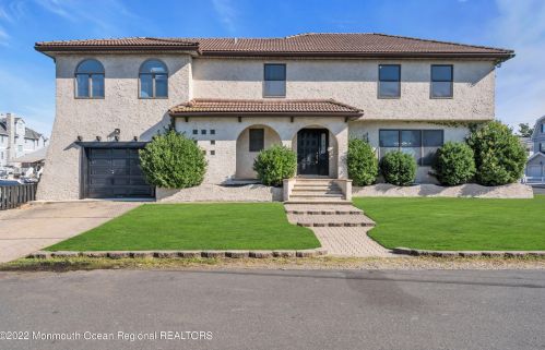 29 Island Dr, Bricktown, NJ 08724-4455