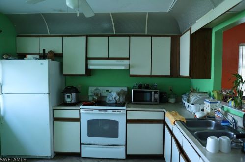 304 16 Pl, Cape Coral FL  33909-2230 exterior