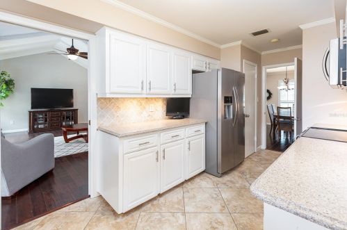 1610 King Arthur Cir, Maitland FL  32751-5818 exterior