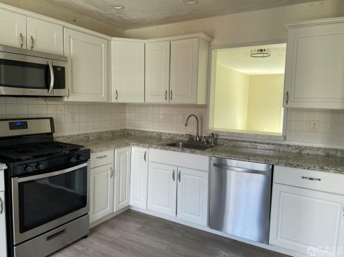 246 Hampshire Ct, Piscataway NJ  08854-6220 exterior