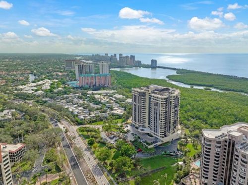 6001 Pelican Bay Blvd, Naples FL  34108-8166 exterior