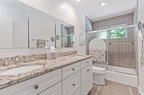 10 White Birch Dr, Crotonville NY  10562-2521 exterior
