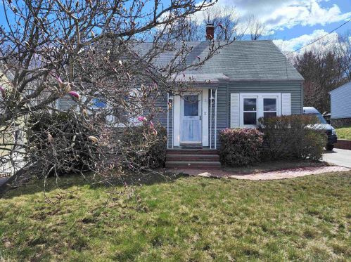 15 Valley St, Allenstown, NH 03275-1948