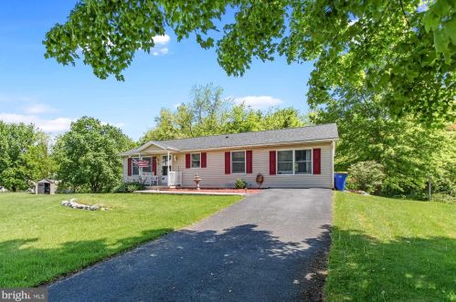 35 Mohawk Ct, York Haven, PA