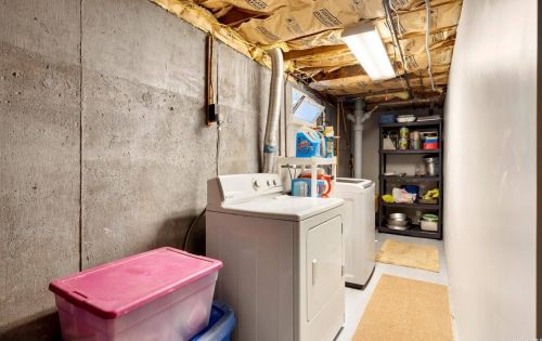 1727 Park Ave, New Hyde Park NY  11040-4057 exterior