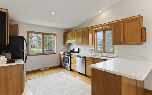 340 Frost Dr, Williams Bay, WI 53191-9716