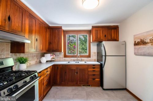 159 Windsor Ave, Southampton PA  18966-3333 exterior