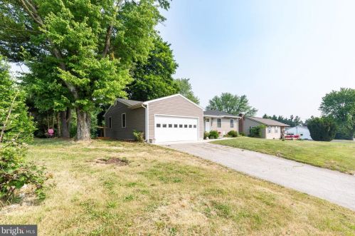 1030 Littlestown Rd, Littlestown PA 17340-9442 exterior