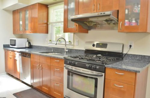 9 Crawford Rd, Greystone Park NJ  07950-3009 exterior