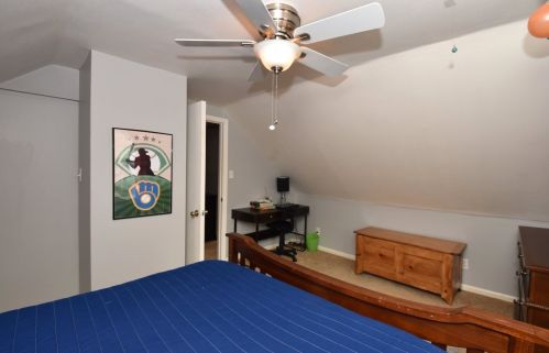 2827 87 St, Milwaukee WI 53222-4730 exterior