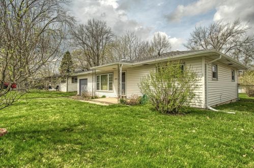 824 39th Ave, Hobart, IN 46342-2120