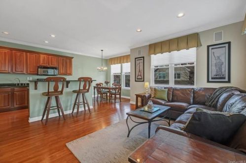 40 Briarbrook Dr, Briarcliff NY  10510-2075 exterior