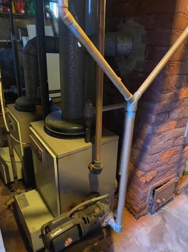 1 Hotchkiss St, Kensington CT  06037-2167 exterior