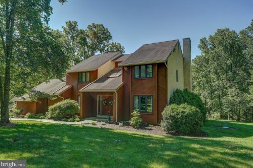 813 Marlboro Spring Rd, Kennett Sq PA  19348-1313 exterior