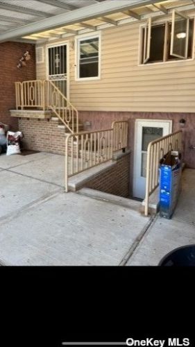 94-06 Linden Blvd, Jamaica, NY 11417-1022