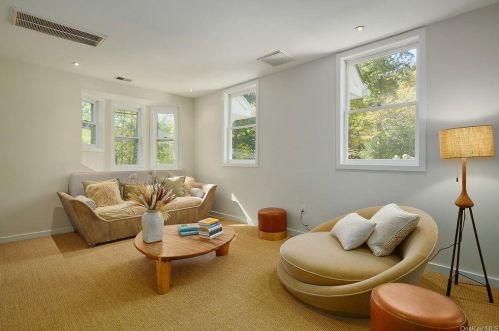 457 Lake Rd, Tuxedo Park NY  10987-4108 exterior