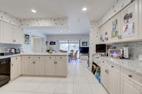 5215 Estates Dr, Delray Beach FL  33445-4385 exterior