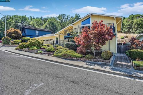 2930 Wright Ave, Pinole, CA 94564-1042