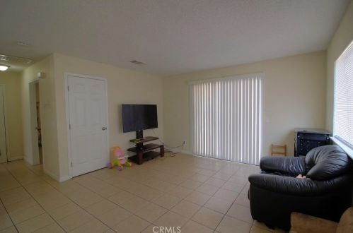 6942 Center St, Winton CA  95388-9395 exterior