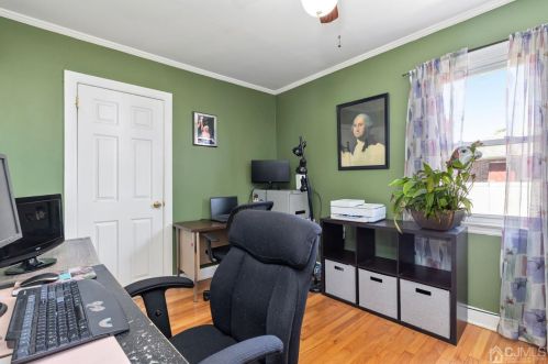 180 Grenville St, Woodbridge NJ  07095-1834 exterior