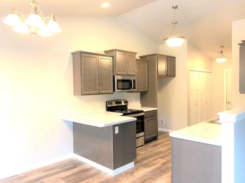 127 Stone Castle Dr, Fond Du Lac WI  54935 exterior