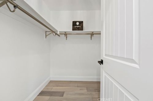 24370 Mornington Dr, Santa Clarita CA  91355-2037 exterior