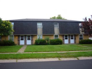 508 Heather St, Englewood, OH 45322-1136