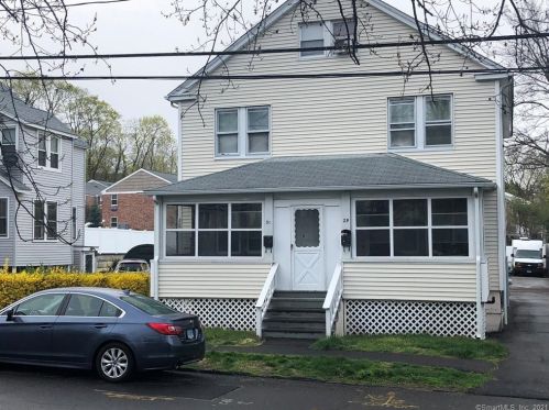 31 Mulberry St, Stamford CT  06907-1712 exterior