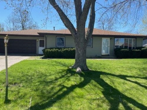 390 Keystone Dr, Valpo, IN 46385-8829