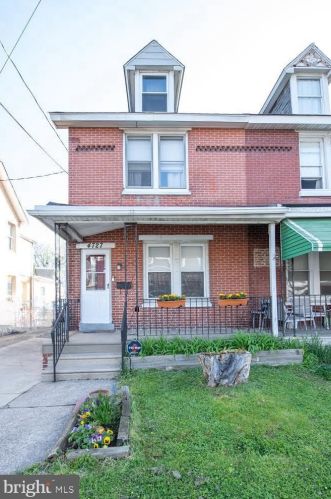4727 Knorr St, Philadelphia, PA 19135-2317