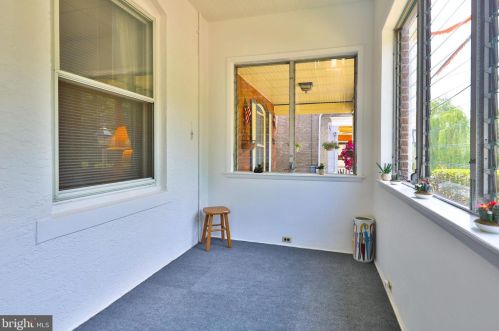421 Hermitage St, Philadelphia, PA 19128-3330